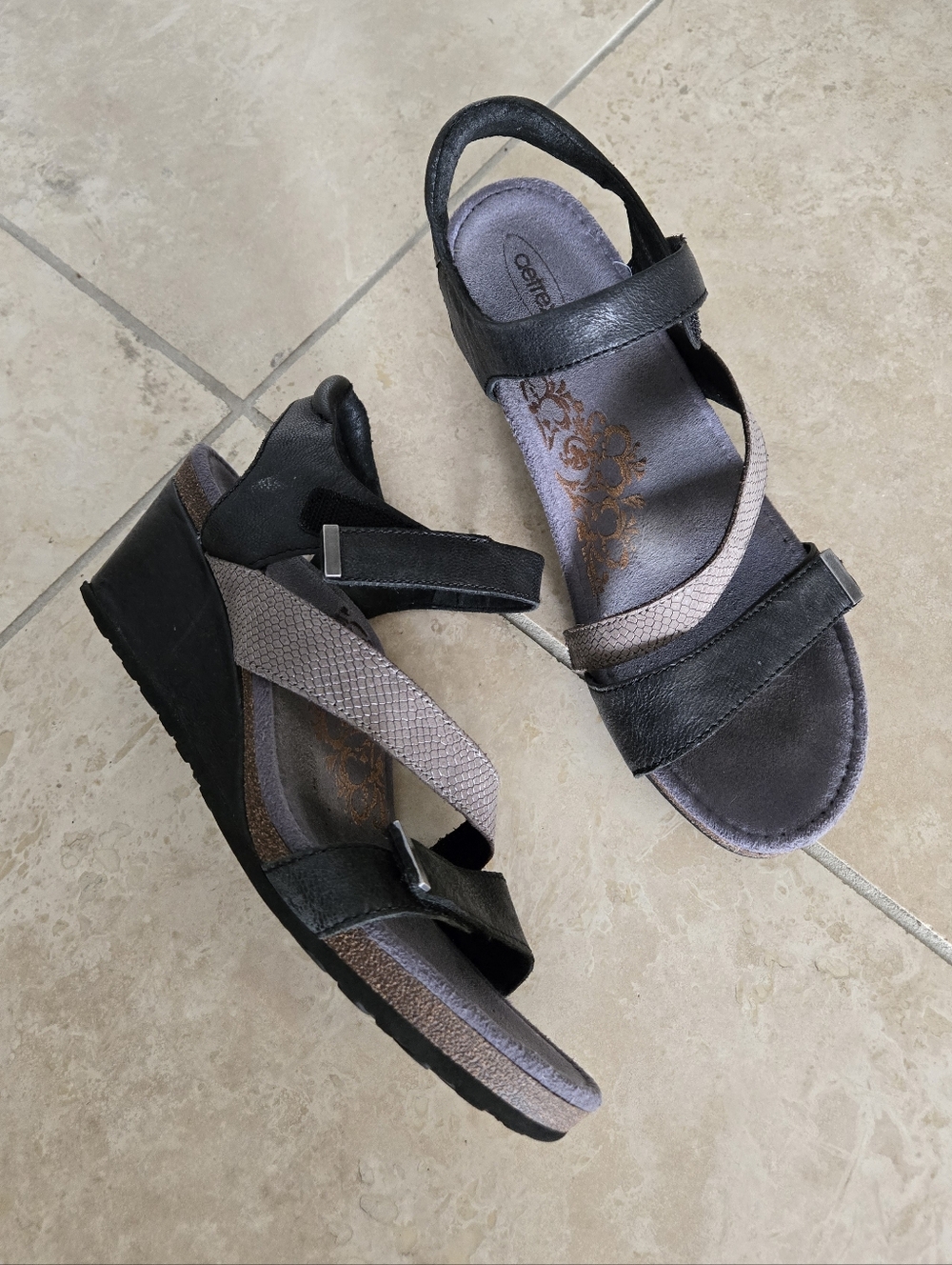Aetrex Brynn Velcro Strap Leather Wedge Sandals, EUC - Picture 2 of 8